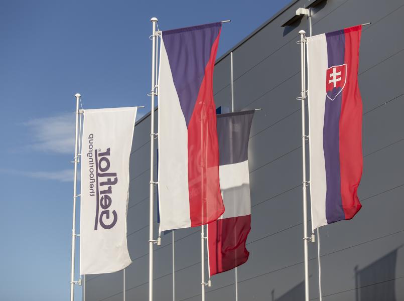 gerflor-olomouc-vlajky